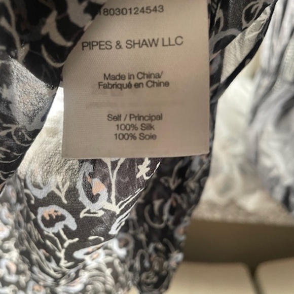 VERONICA BEARD Silk Print V Neck Blouse EUC - Picture 4 of 8